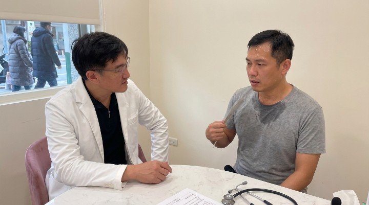 甲亢怕熱警訊？吳紹琥醫師解析5大高風險群與3大症狀 - 圖片 1